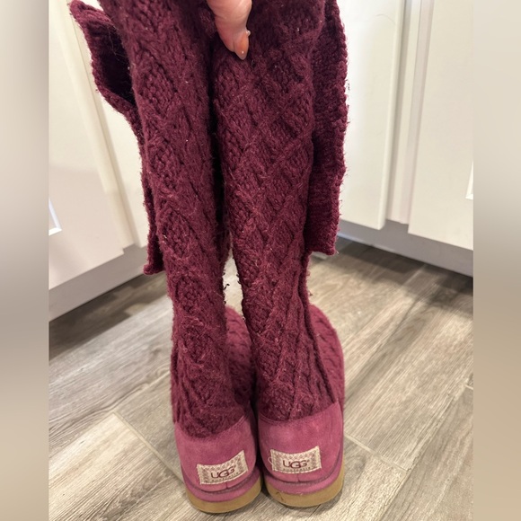 Eggplant tall sweater UGG boots - Picture 2 of 4